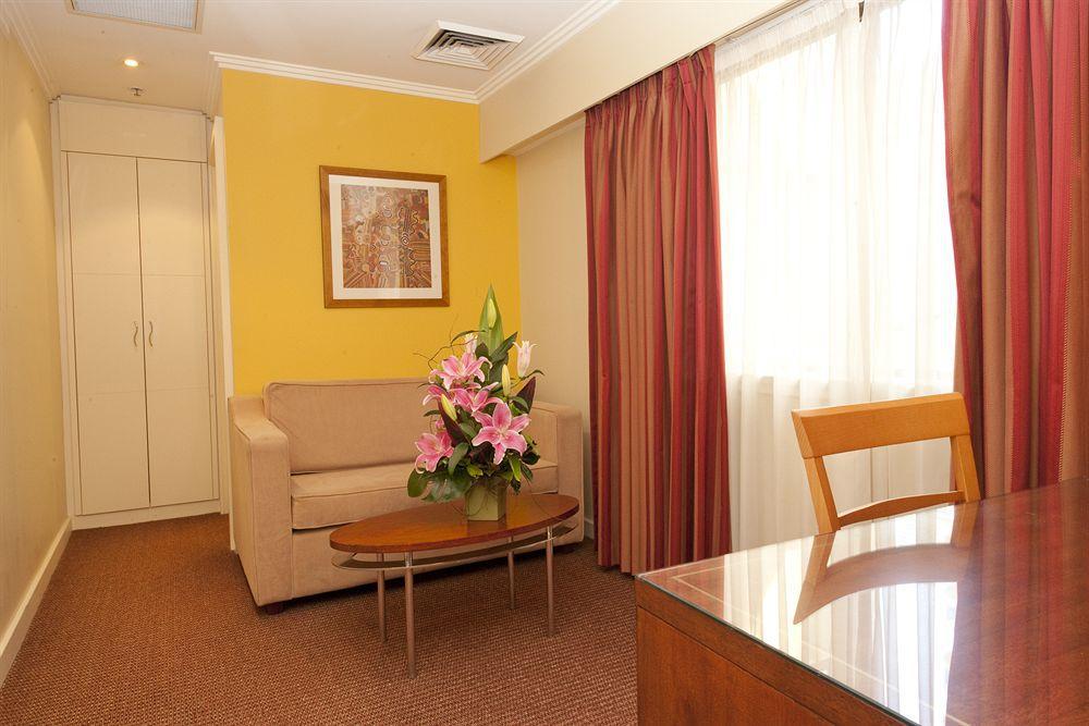 Metro On Pitt Hotel