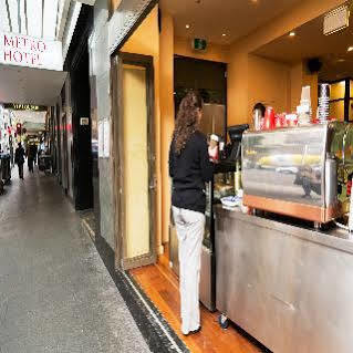 Metro On Pitt Hotel 4*
